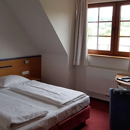 Ξενοδοχείο Landhotel 4*